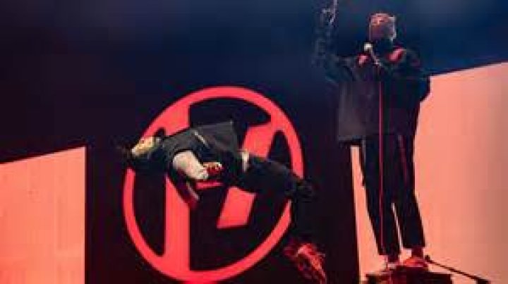 15 of Twenty One Pilots' Best Live Sessions