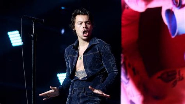 5 of our favourite Harry Styles performances