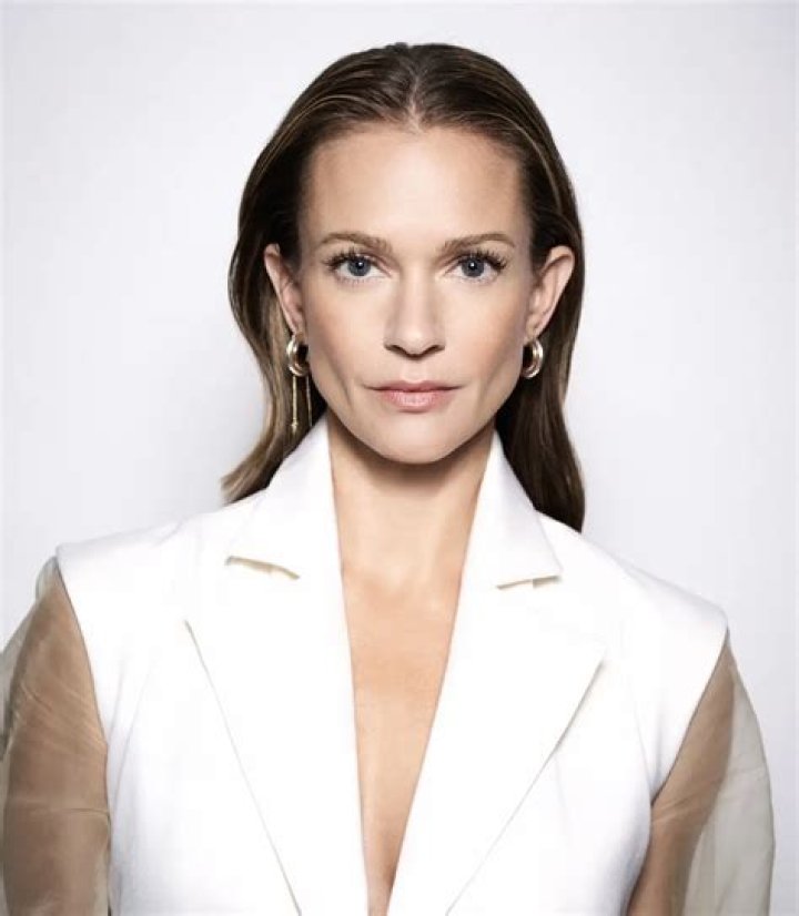 A. J. Cook Biography: Net Worth, Husband, Age, Kids, Instagram, Height, Photos, Criminal Minds, Movies