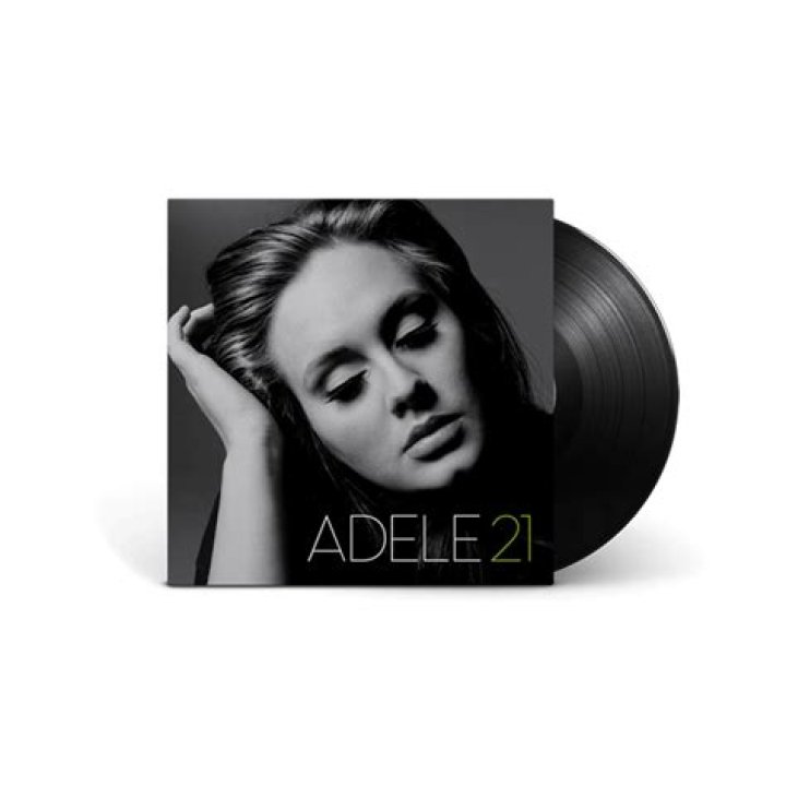 Adele thrills Belfast! - CelebMix