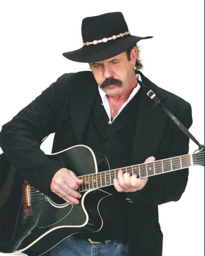 ALBUM REVIEW: Jerry Harmon's 'Walk Softly'