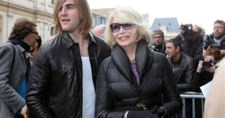 Amanda Lear Et Son Fils
