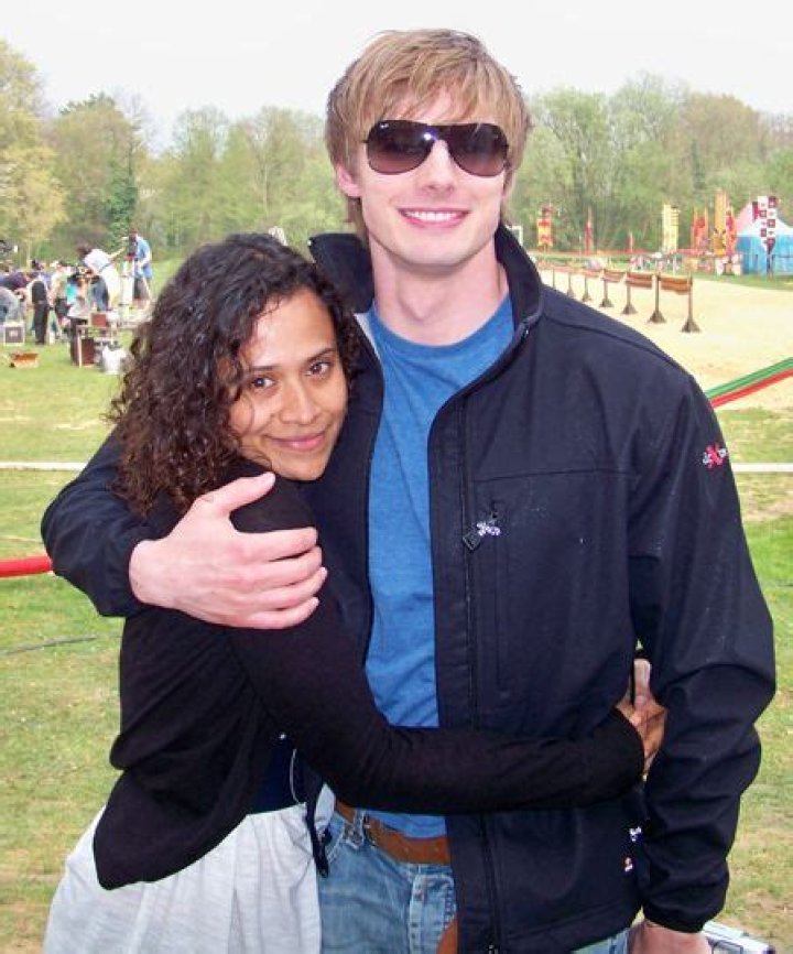 Angel Coulby Married, Net Worth, Dating, Wiki, Bio