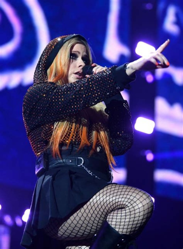 Avril Lavigne Performs "Head Above Water" Live From Honda Stage At Henson Recording Studios For iHeartRadio