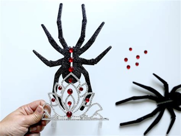 Be crowned spider queen with this DIY