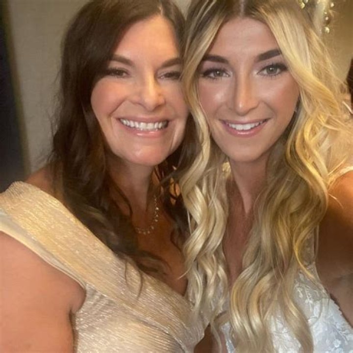 Biz Betzing- Wiki, Age, Height, Net Worth, Boyfriend, Ethnicity