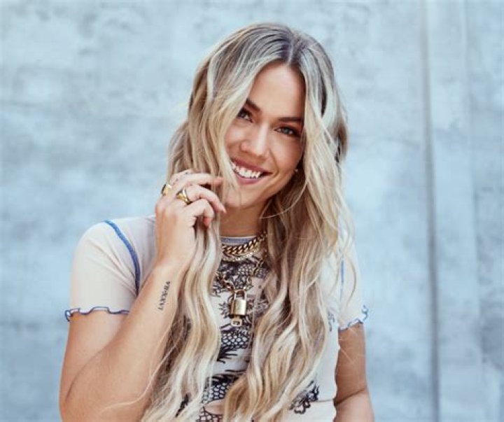 CelebMix Chats with Los Angeles Beauty Catey Shaw