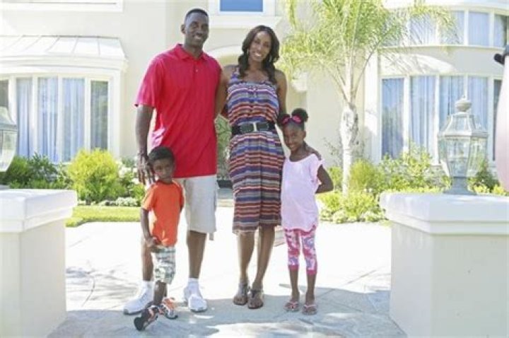 Celebrity Wife Swap RECAP 7/21/13: Downtown Julie Brown and Lisa Leslie Swap Lives