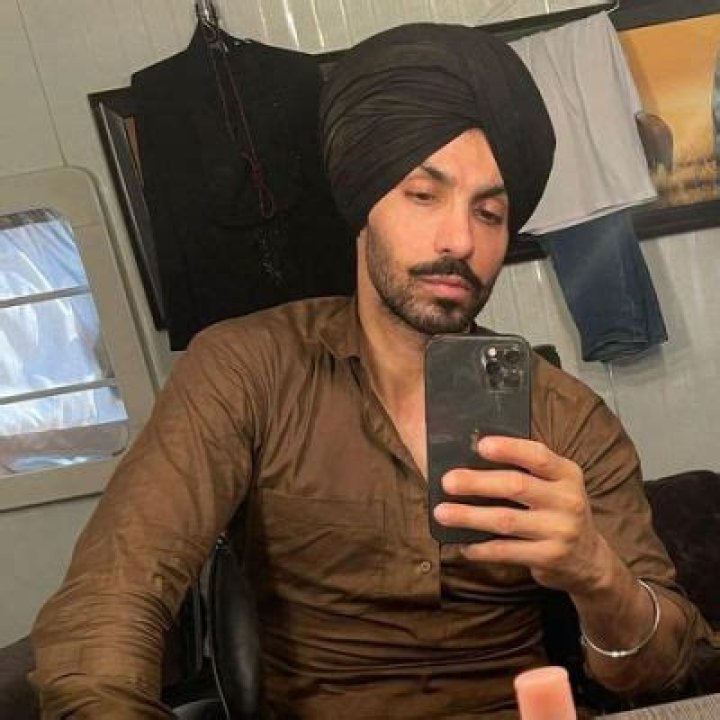 Deep Sidhu- Wiki, Age, Height, Net Worth, Wife, Death