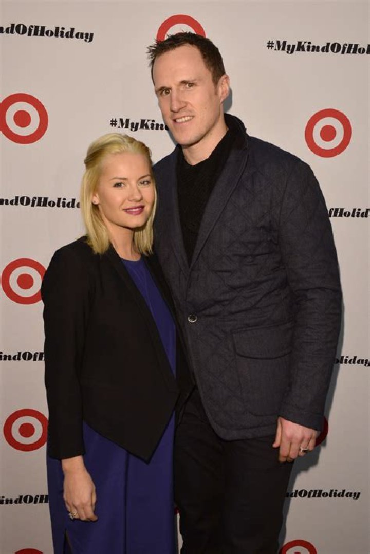 Elisha Cuthbert’s Husband: Who is Elisha Cuthbert Dating?
