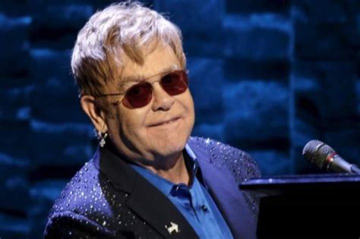 Elton John Sa Taille