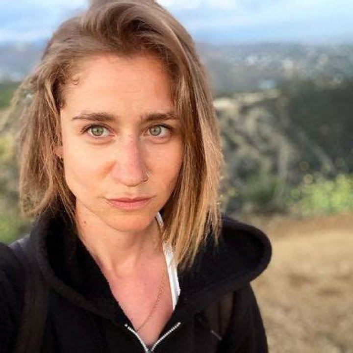 Eve Barlow- Wiki, Age, Height, Net Worth, Boyfriend, Dating, Career