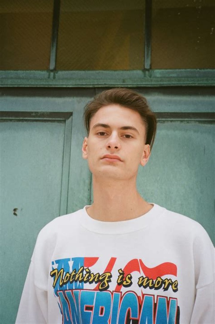 Exclusive: Ant Saunders talks about his hit single Yellow Hearts