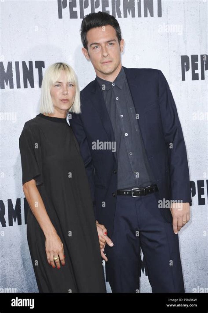 EXCLUSIVE: Premiere of Peppermint Heaven's New Single 'Lessons In Love'