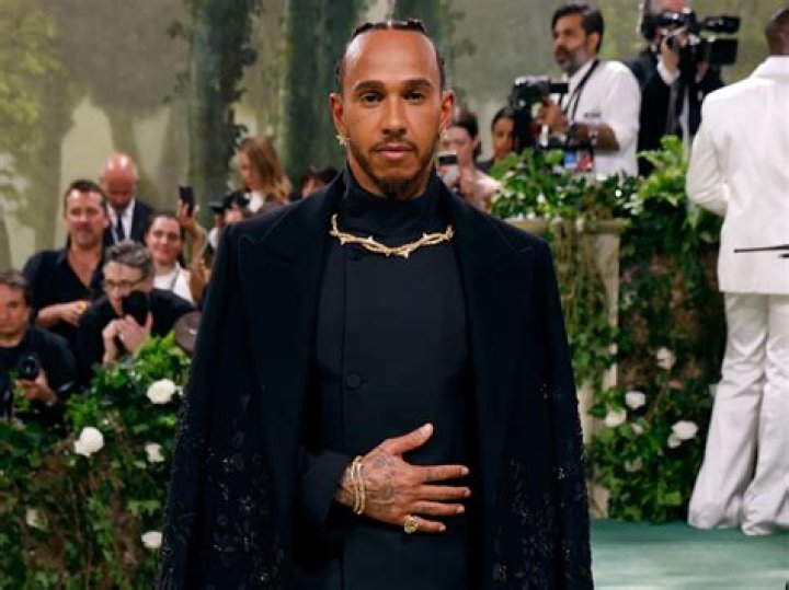 Fame | Linda Hamilton net worth and salary income estimation Apr, 2024