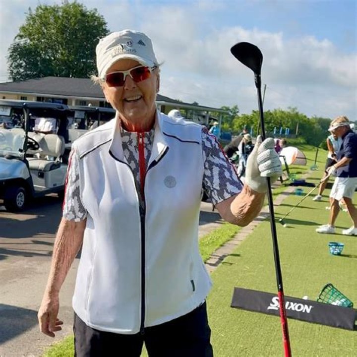 Fame | Pat Bradley (golfer) net worth and salary income estimation Jan, 2024