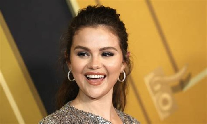 Fame | Selen (actress) net worth and salary income estimation Apr, 2024