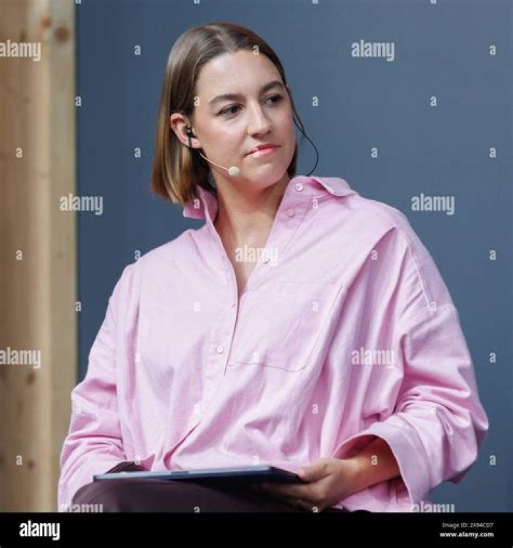 Fame | Victoria Reichelt net worth and salary income estimation Jan, 2024