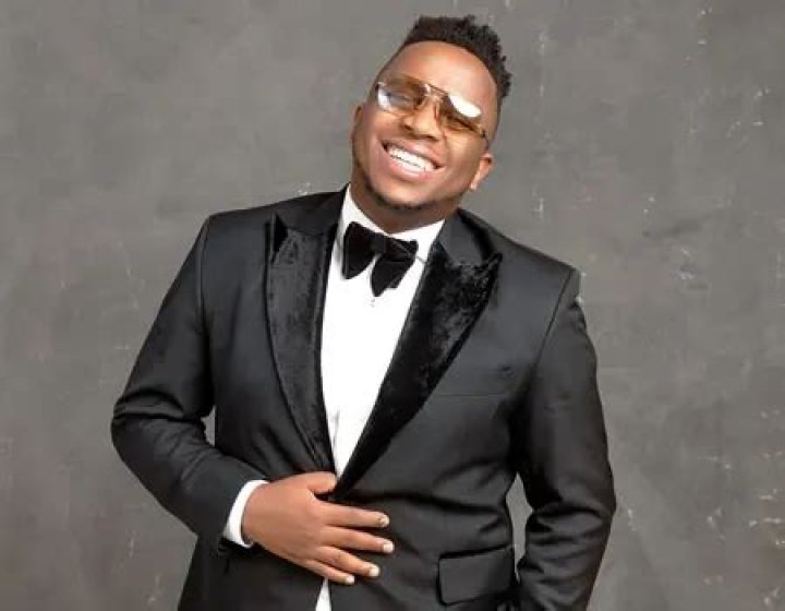 Gospel Singer Eben Biography: Songs, Age, Wife, Net Worth, Wikipedia, Pictures