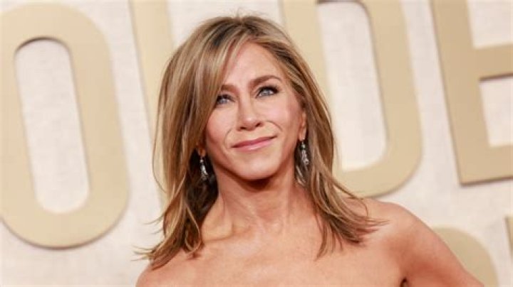 Jennifer Aniston Needs To Know Her Boobs Are Past Their Shelf Life