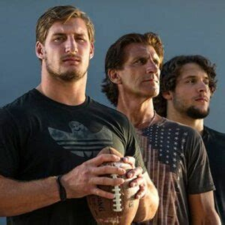 
Joey Bosa- Wiki, Age, Wife, Height, Net Worth, Ethnicity	