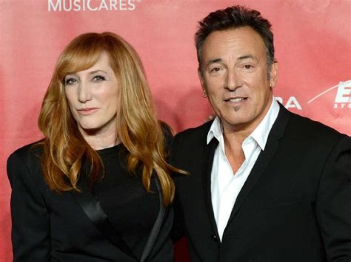 Julianne Phillips- All About The Wife Of Bruce Springsteen