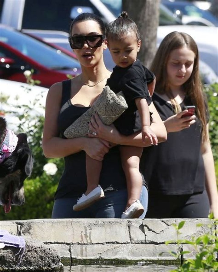 Kim Kardashian Divorce: Kanye West Expects North West Custody Struggle – Kim Adopts ‘Super Mom’ Image?