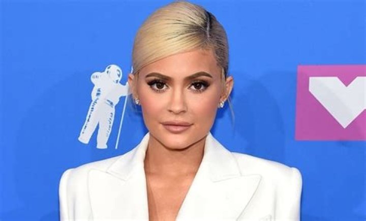 Know About Kylie Jenner; Age, Net Worth, Baby, Lipstick, Instagram