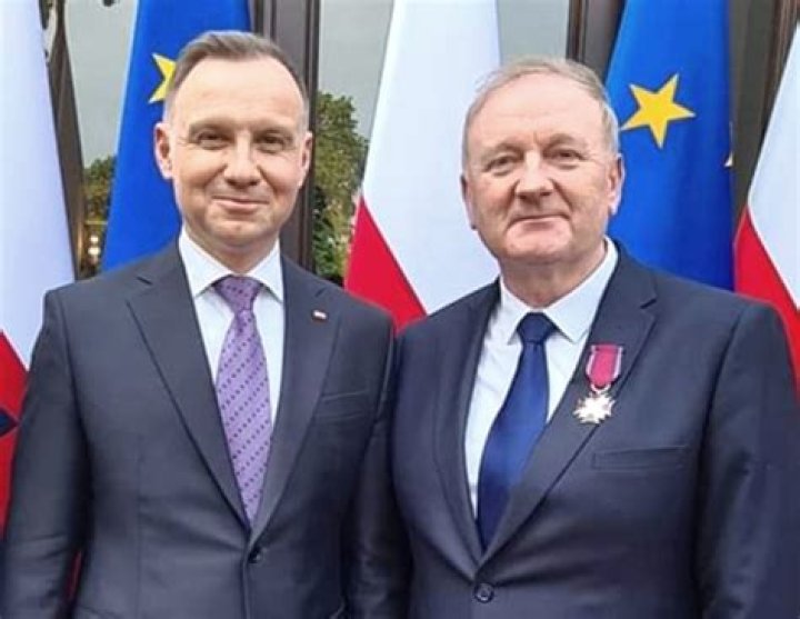 Krzysztof Lewandowski Mere