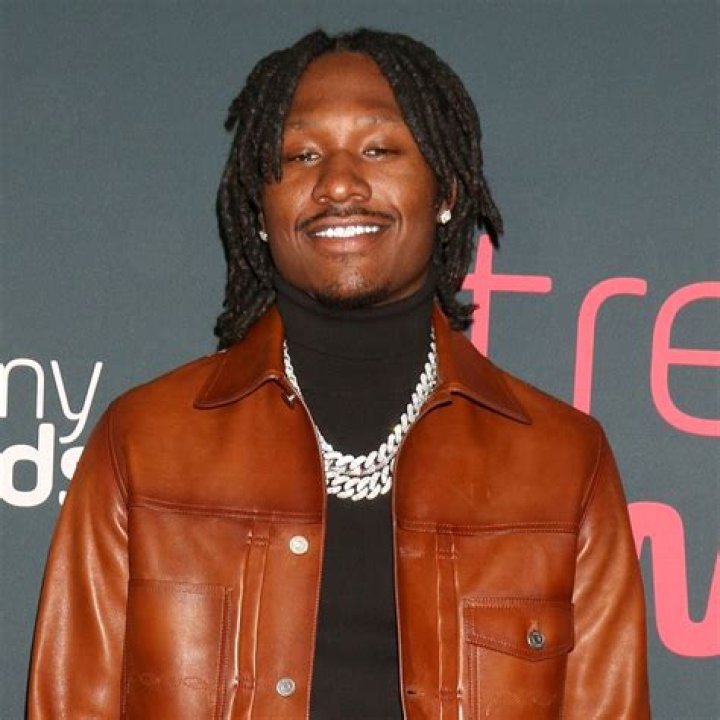 Lonnie Dennis Net Worth, Age, Height, Bio, Birthday, Wiki!