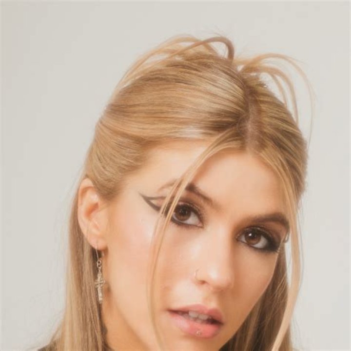 Luci Releases New Single “y am i not okay”