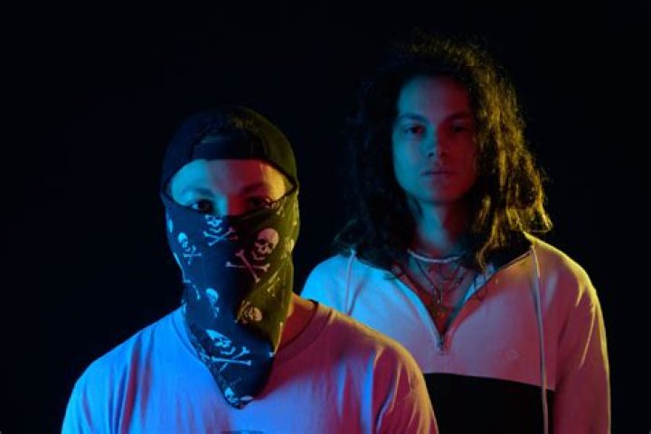 Lyric Video Premiere: ET Boys Drop Provocative “Rain Or Sunshine”