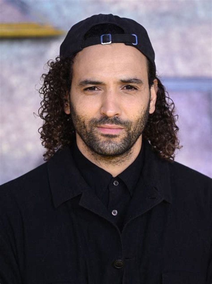 Marwan Kenzari - Net Worth, Age, Height, Birthday, Bio, Wiki!