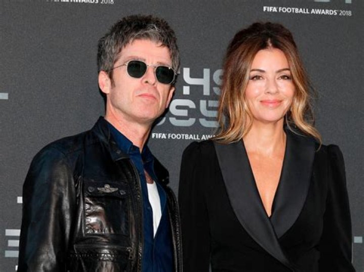 Noel Gallagher Biography, Wife, Net Worth, Height, Daughter