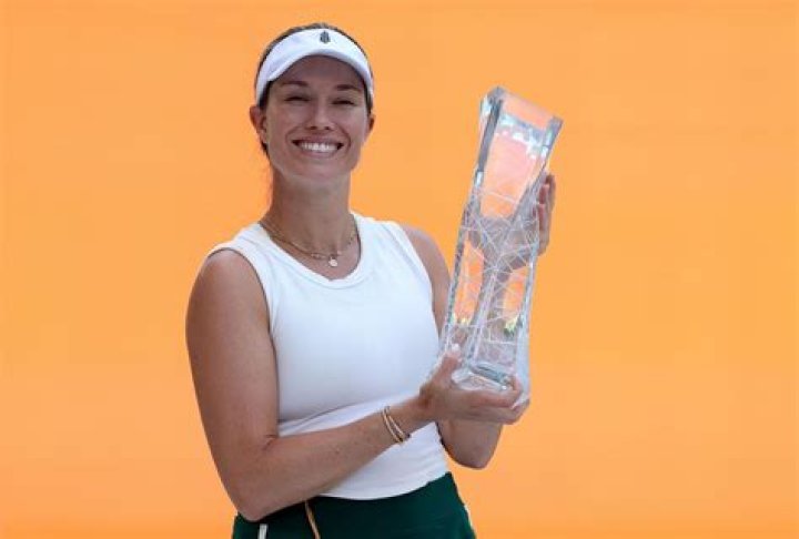 Olivia Collins - Net Worth, Age, Height, Birthday, Bio, Wiki!