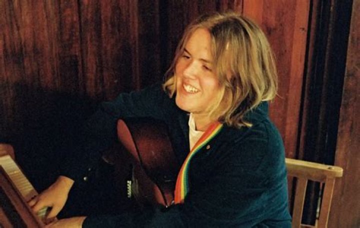 Oscar Lang Biography: Age, Songs, Net Worth, Girlfriend, Wiki, Pictures, Live