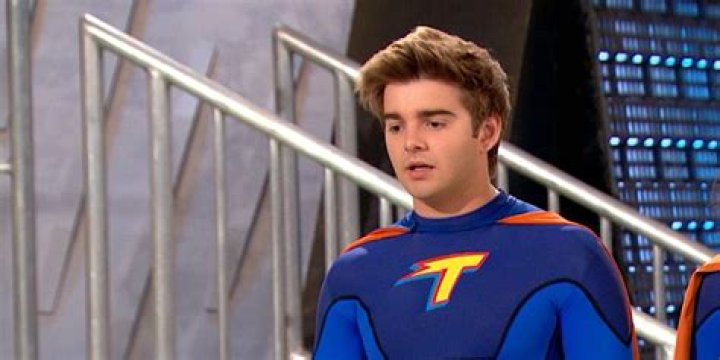 Paris Berelc dishes on working with boyf Jack Griffo on Alexa & Katie