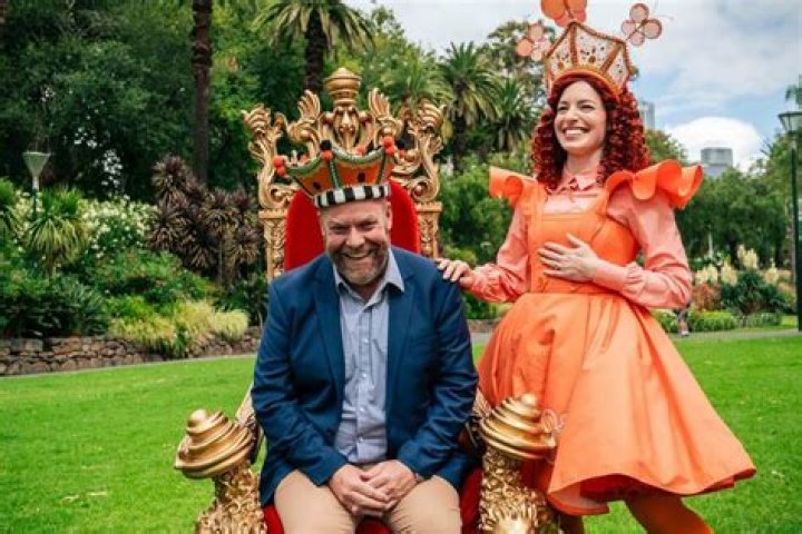 Peter Helliar Biography: Age, Children, Wife, Net Worth, Tour, TV Shows, Movies, Family, Height