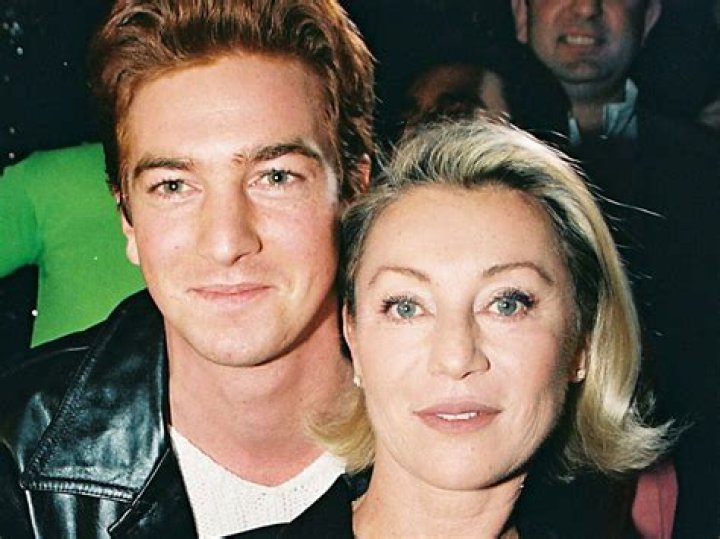 Quel Âge A Le Fils A Sheila ?