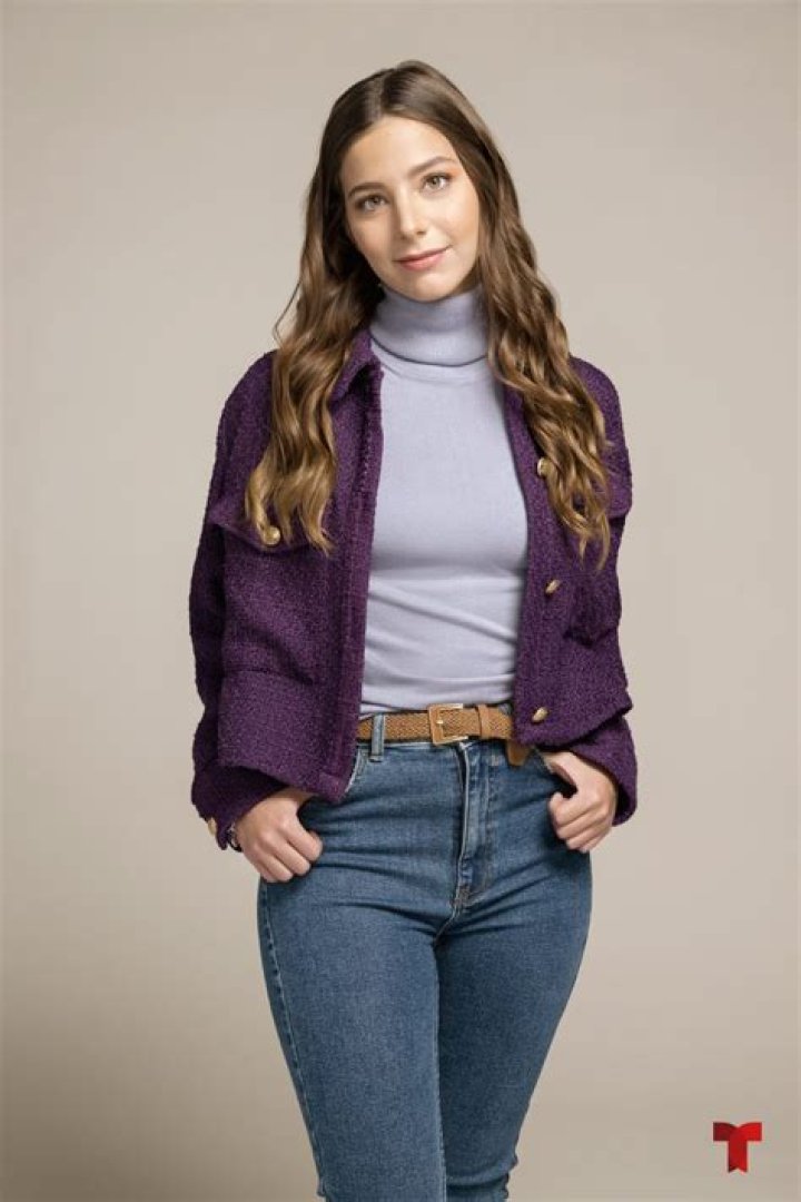Renata Manterola - Net Worth, Age, Height, Birthday, Bio, Wiki!