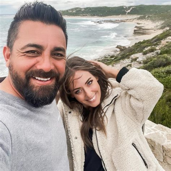 Ronnie Caceres Celebrity Apprentice Wikipedia, Age, Height, Wife, Instagram, Net Worth