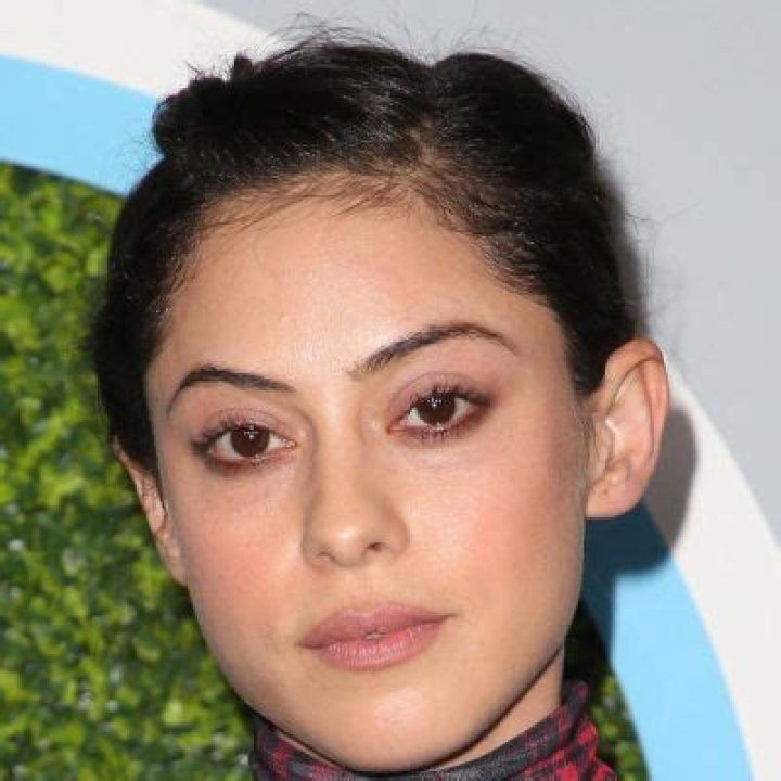 Rosa Salazar- Age, Net Worth, Height, Boyfriend, Career, Ethnicity