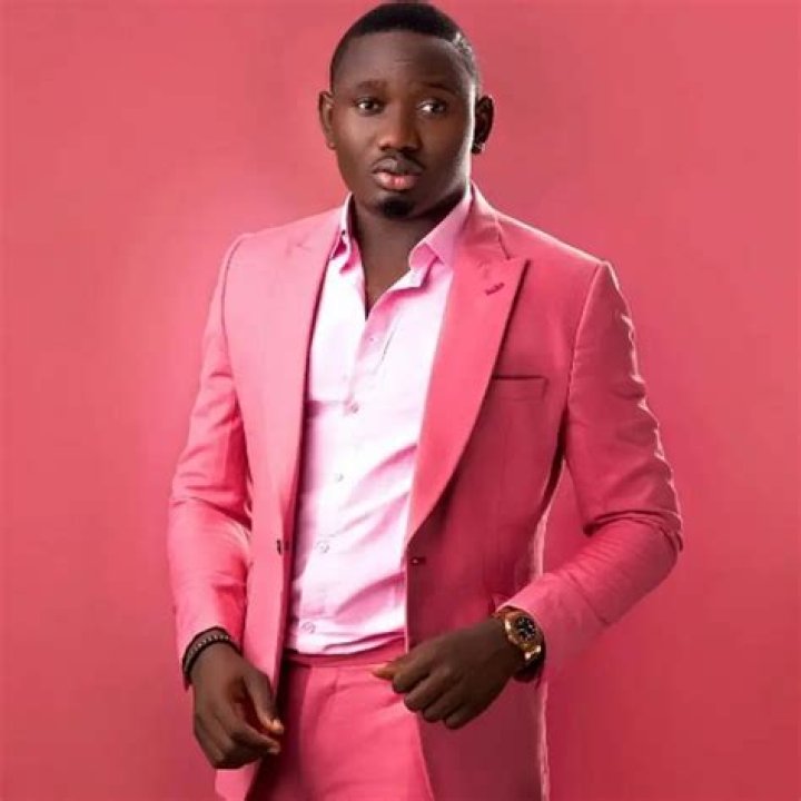 Segun Johnson Biography: Age, Mixtape, Songs, Girlfriend, Net Worth, Wikipedia, Albums, Wife