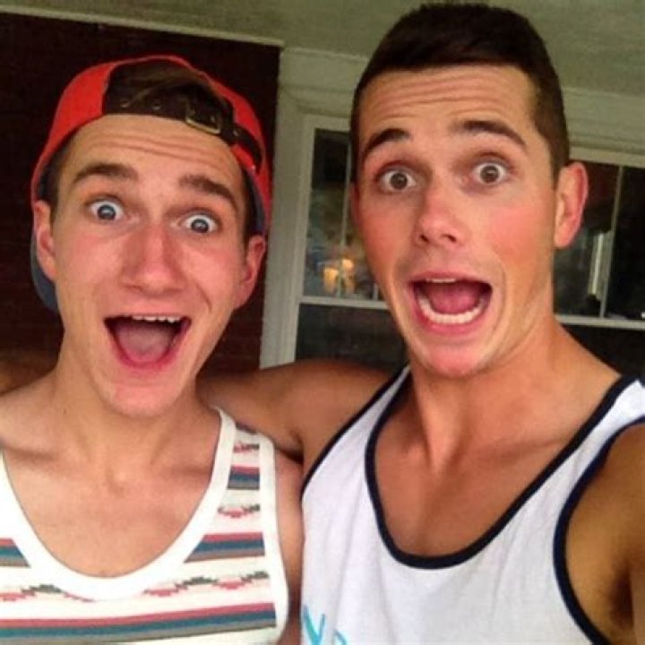 Similar Youtubers to MarkE Miller