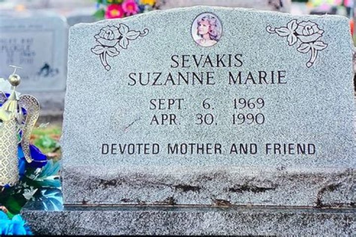 Suzanne Marie Sevakis- Wiki, Biography, Husband, Net Worth, Height, Death