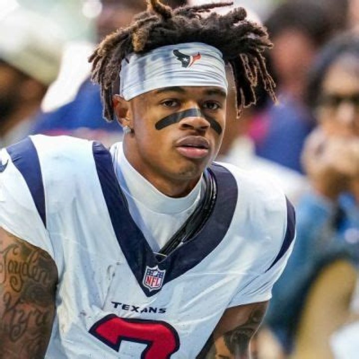 Tank Dell Salary And Net Worth: How Much Does He Earn? Contract And Income