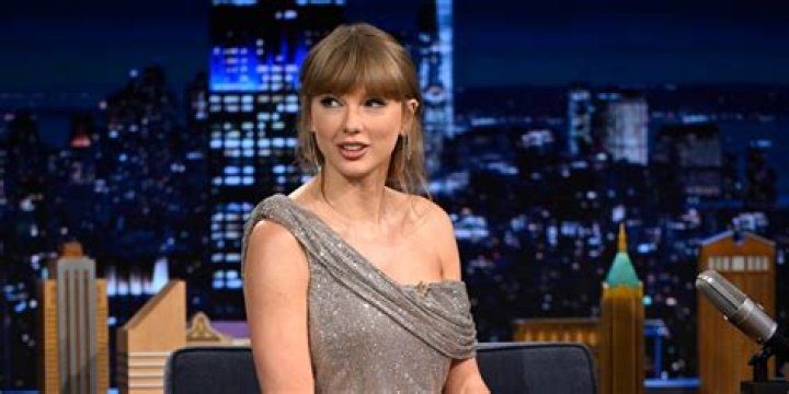 Taylor Swift Shows Off Her New Breasts (Photo)!