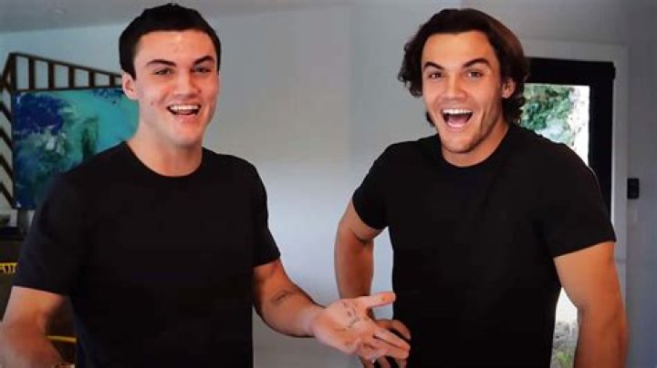 The Dolan Twins Announced as TRL's Latest A-List helpers