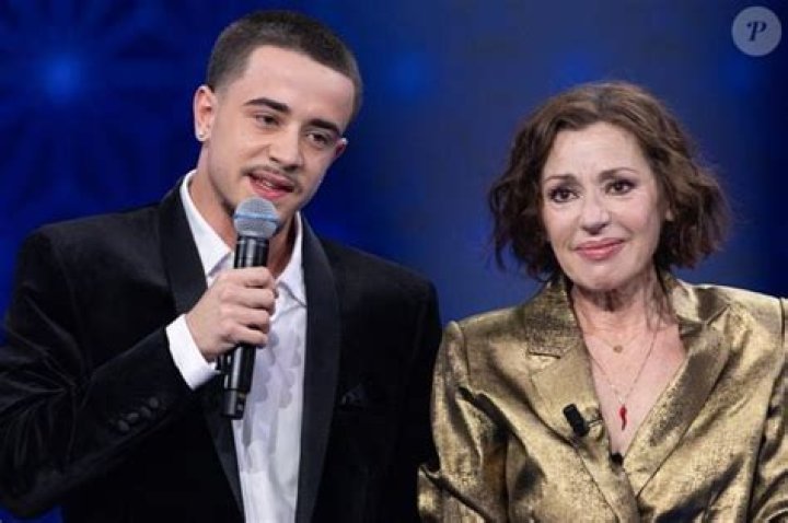 Tina Arena Et Son Fils