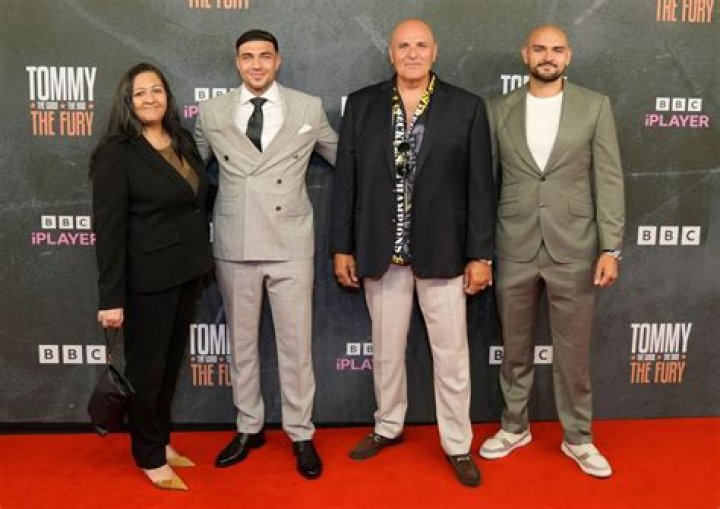 Tommy Fury Height, Weight, Age, Net Worth, Facts and Bio
